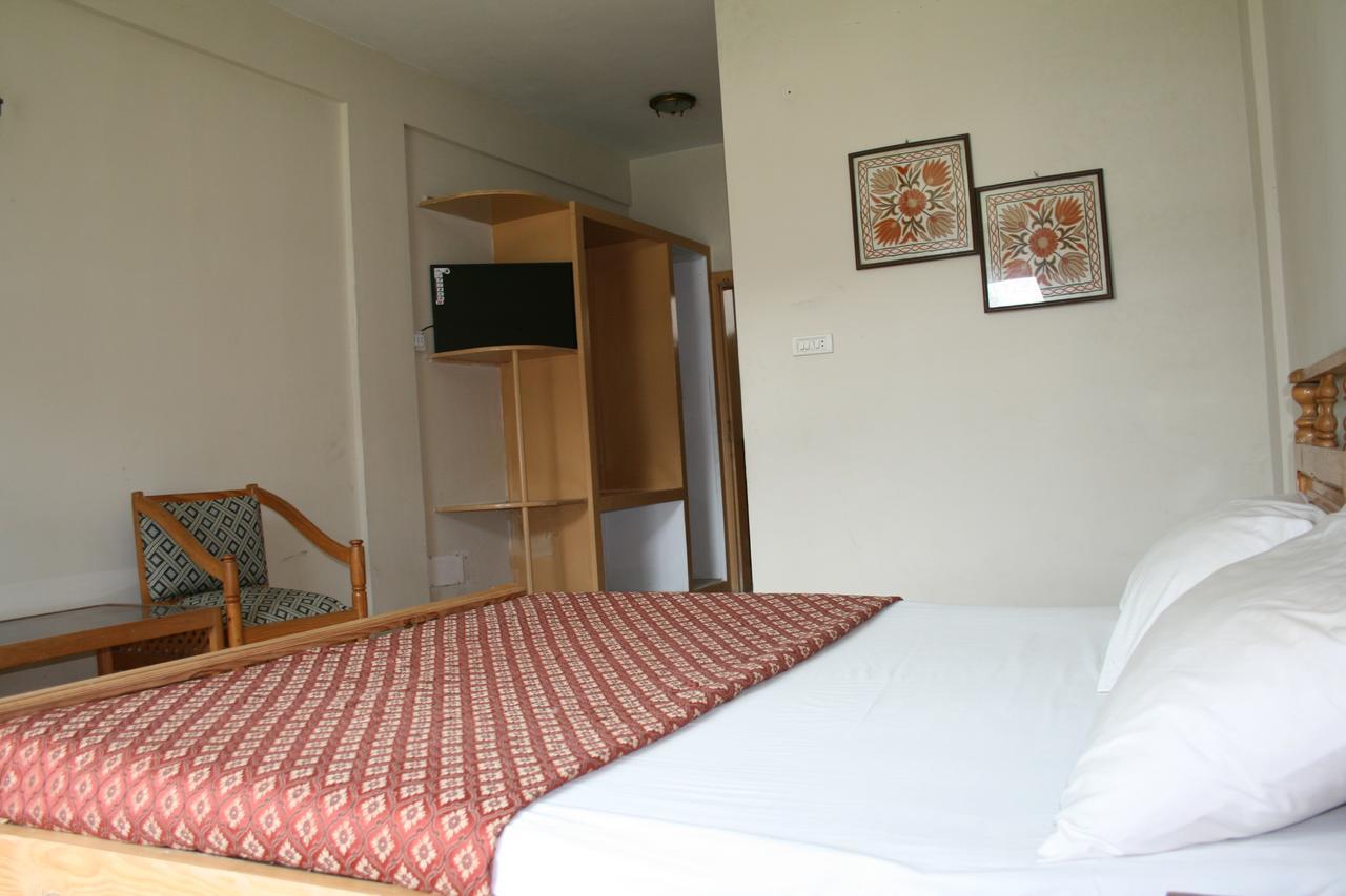 Pine Top Hotels נאראן מראה חיצוני תמונה