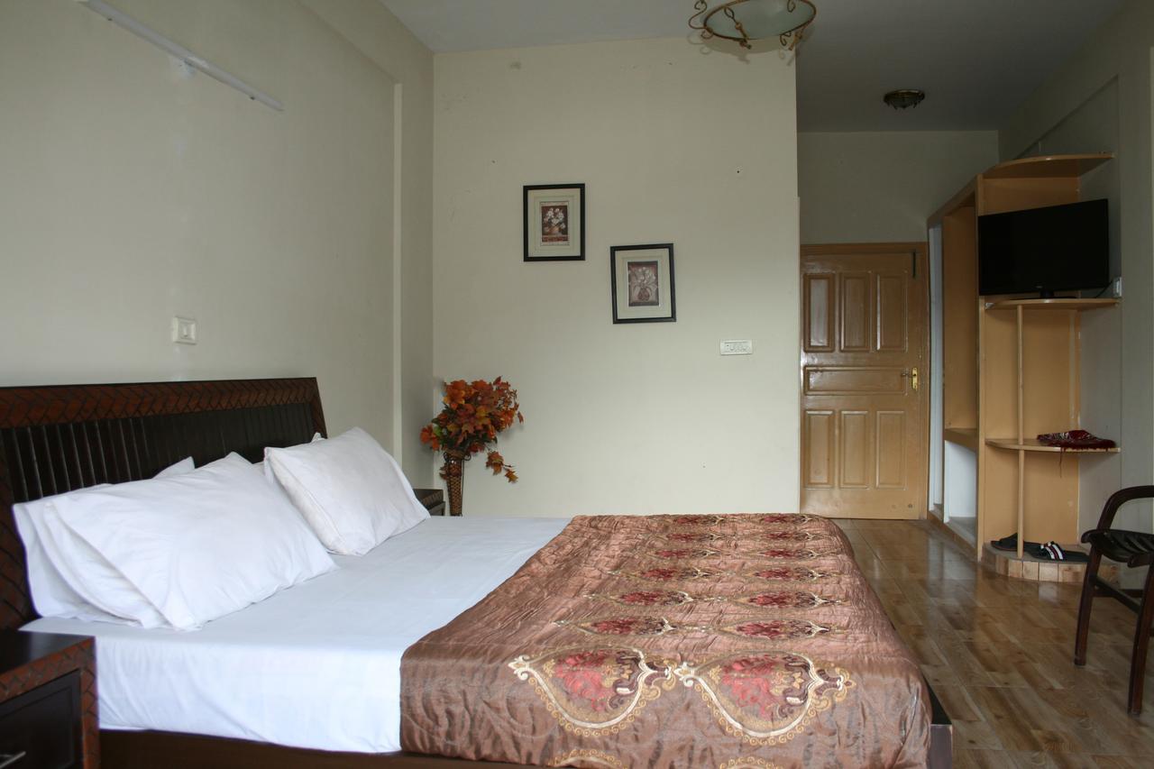Pine Top Hotels נאראן מראה חיצוני תמונה