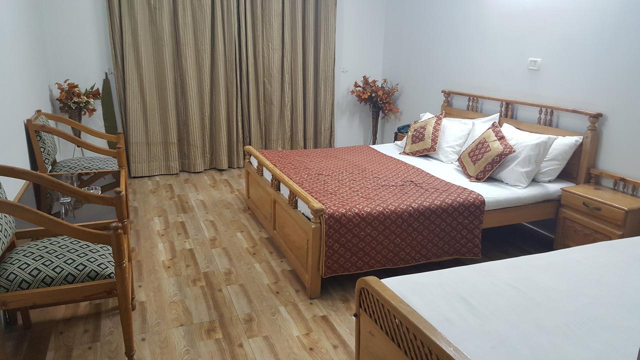 Pine Top Hotels נאראן מראה חיצוני תמונה