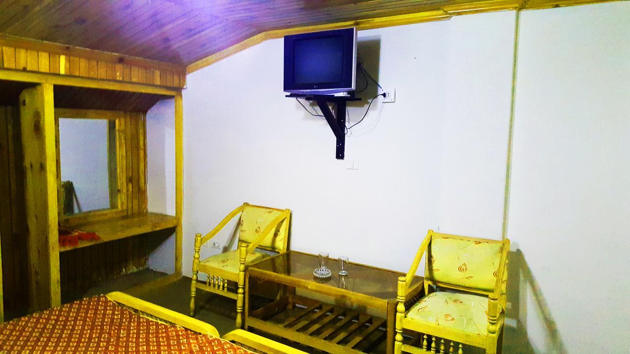 Pine Top Hotels נאראן מראה חיצוני תמונה