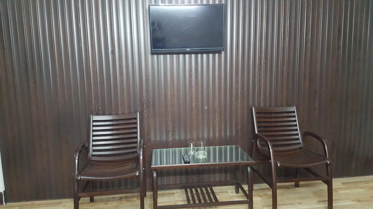 Pine Top Hotels נאראן מראה חיצוני תמונה